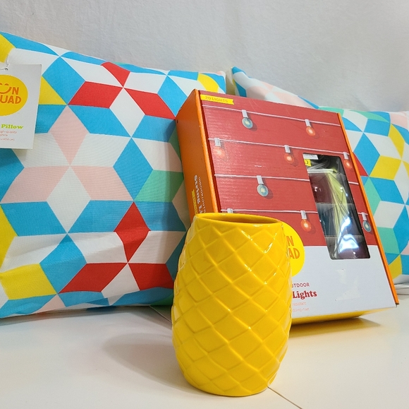 4 Pc Star Decor Set*Pillows,Lights, Planter*New! - Picture 2 of 7